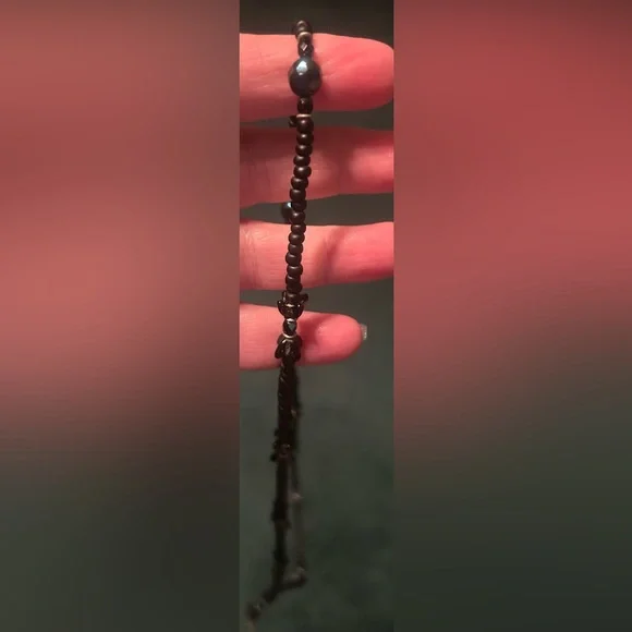 Black and Iridescent Beaded Eyeglass Holder/Lanyard Necklace (glasses not incld) - Picture 6 of 6